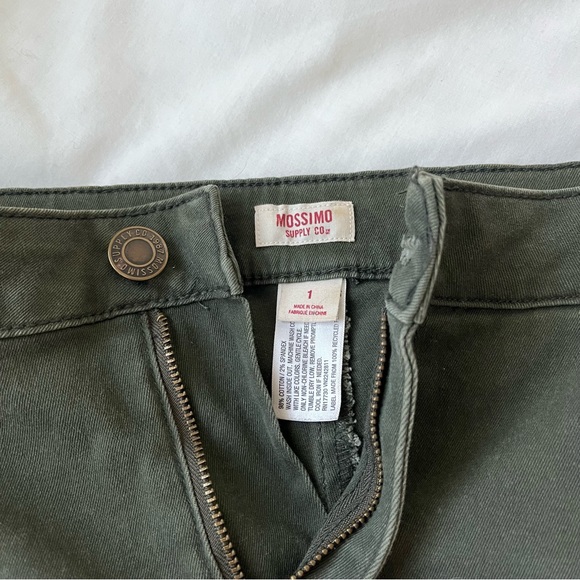 OLIVE GREEN SHORTS HIGH WAISTED - Picture 3 of 5